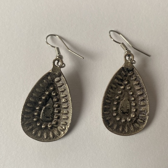 Hanging Earrings Multi Color - Picture 2 of 3